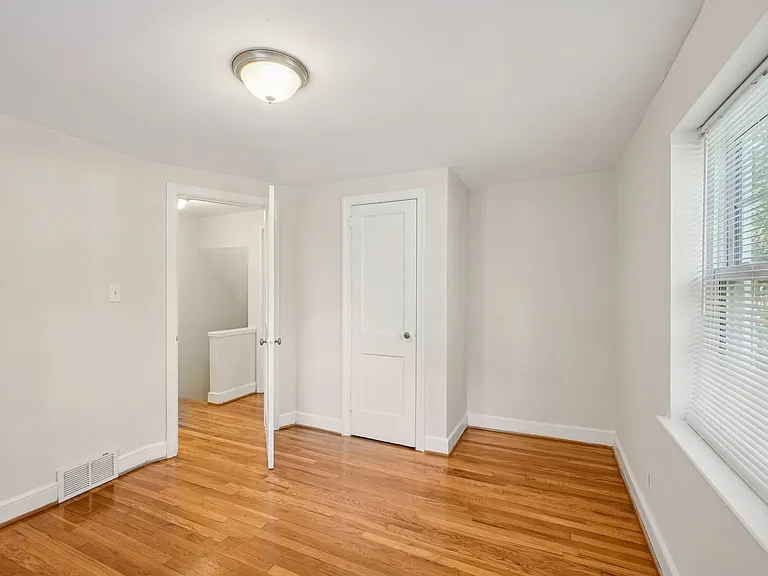Trinity Park Apartments — Photo 15