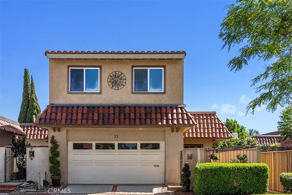 4 bed, 2429 sqft, $5,900 — Photo 1