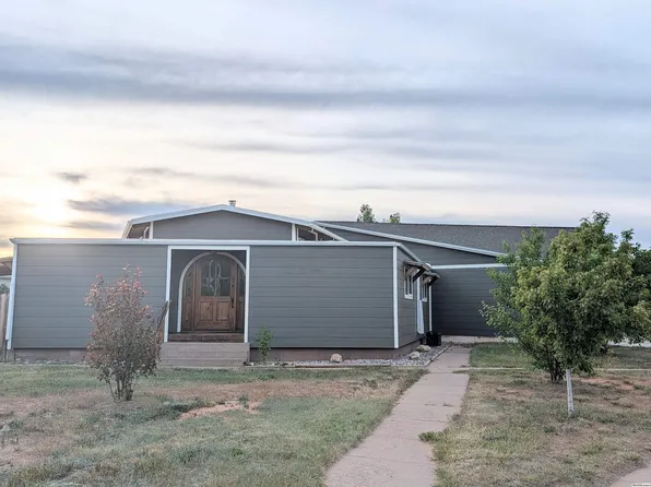 1960 N 10th St, Laramie, WY 82072