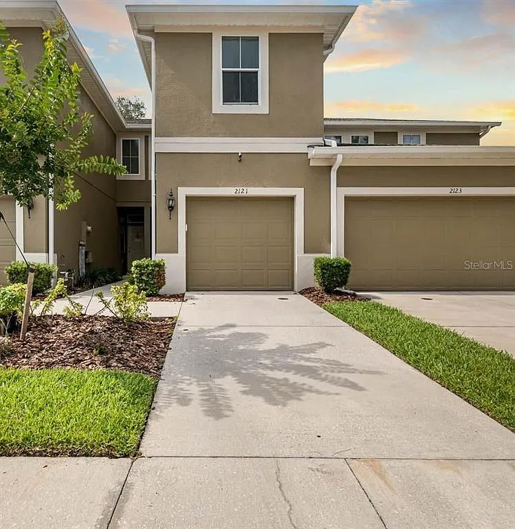 3 bed, 2.5 bath, 1536 sqft, $1,950 — Photo 1