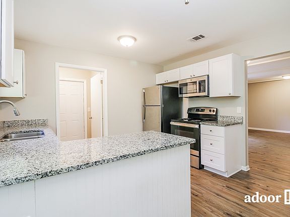 3rd image of 7772 Knoll Dr S