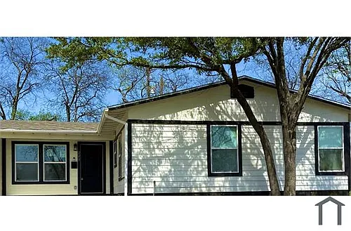 223 Sheila Dr Photo 1