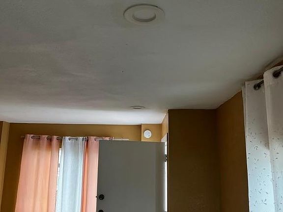 4th image of 1150 E 80th St #1150