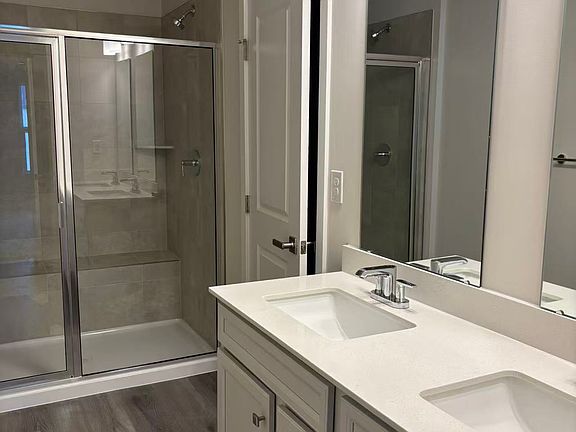 5th image of 2652 Tisbury Ln