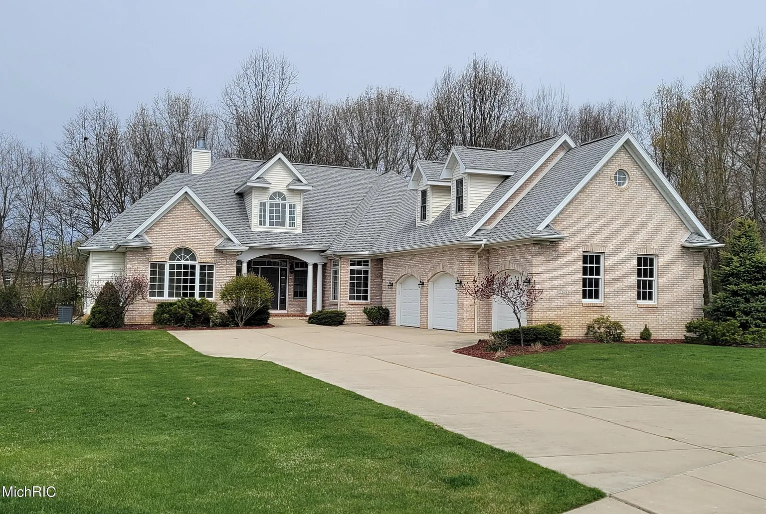 5268 Queen Victoria Ln photo 1