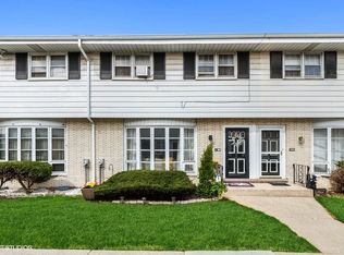 6555 W Addison St APT B, Chicago, IL 60634