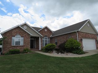 580 Manor Ln, Millstadt, IL 62260