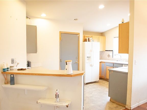 5th image of 7232 163rd St E