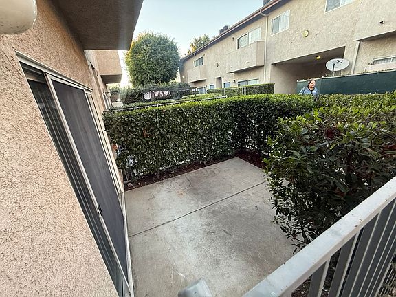 5th image of 12950 Hartland St #105