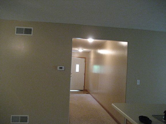 4th image of 3360 Center St