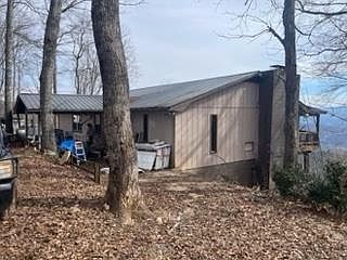 1st image of 2712 Lyle Knob Rd