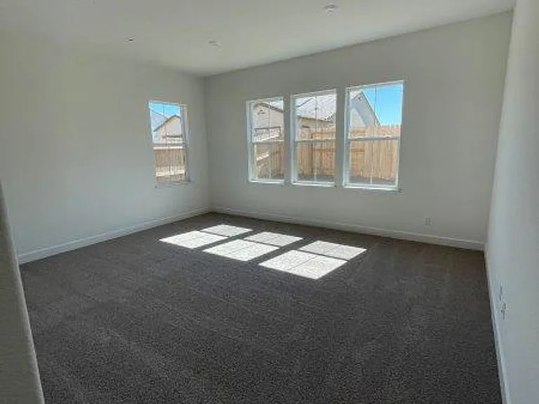 10463 Arnado St — Photo 14
