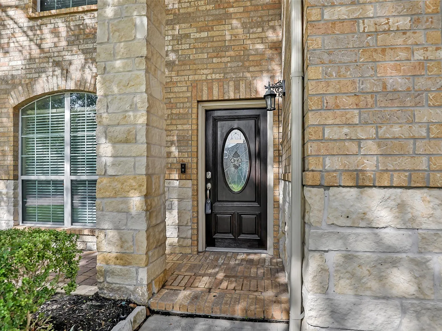 4 bed, 3.5 bath, 3147 sqft, $2,700 — Photo 2