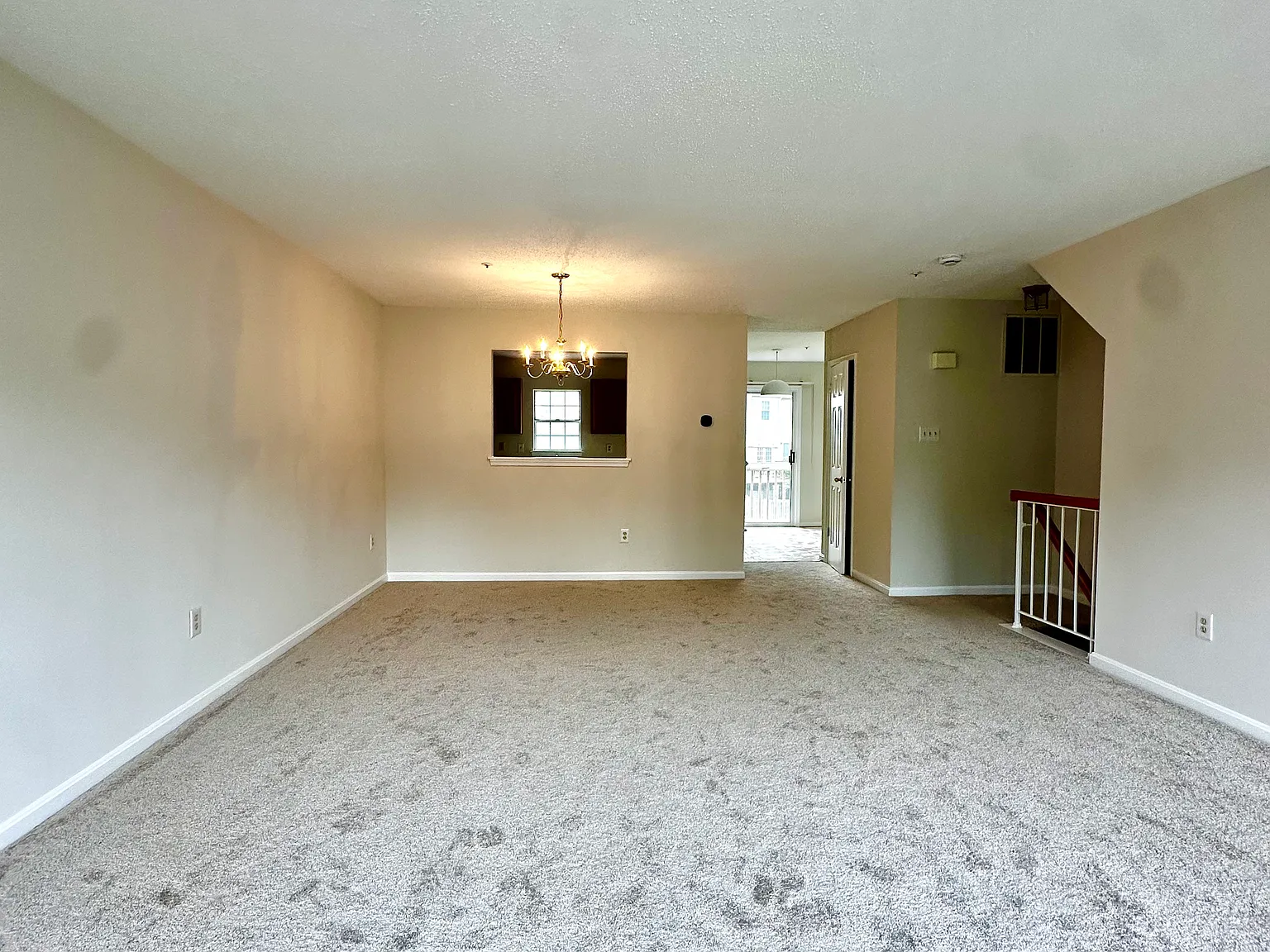 3 bed, 2.5 bath, 2040 sqft, $3,050 — Photo 4