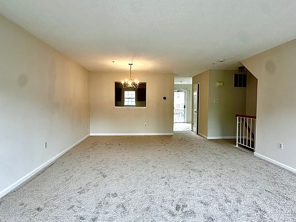 4th image of 2558 Ambling Cir