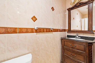 Rented by Avi Nash Associates