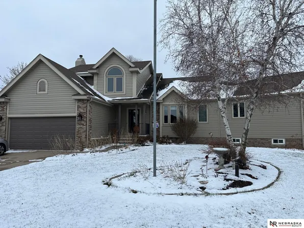 2263 Stork Cir, Fremont, NE 68025