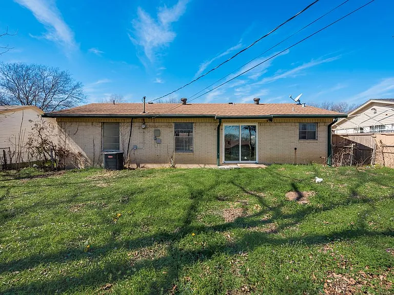 7704 Woodspan Dr — Photo 8