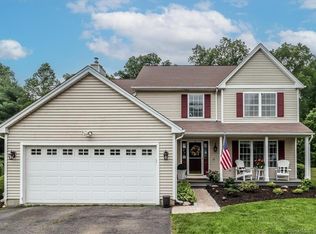 19 Weantinock Dr, New Milford, CT 06776