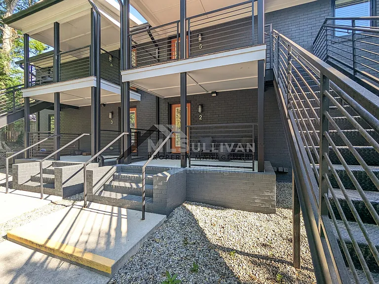 144 E Tryon St #5 — Photo 17