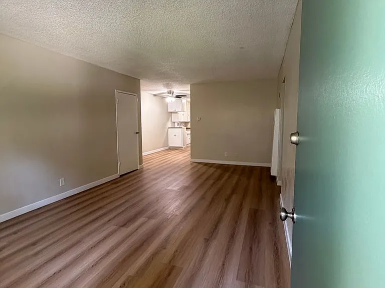 Stone Gate Apartments — Photo 30