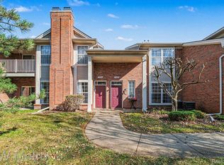 15392 Yale Dr #195, Clinton Township, MI 48038