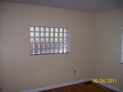 5th image of 555 Margaret Dr