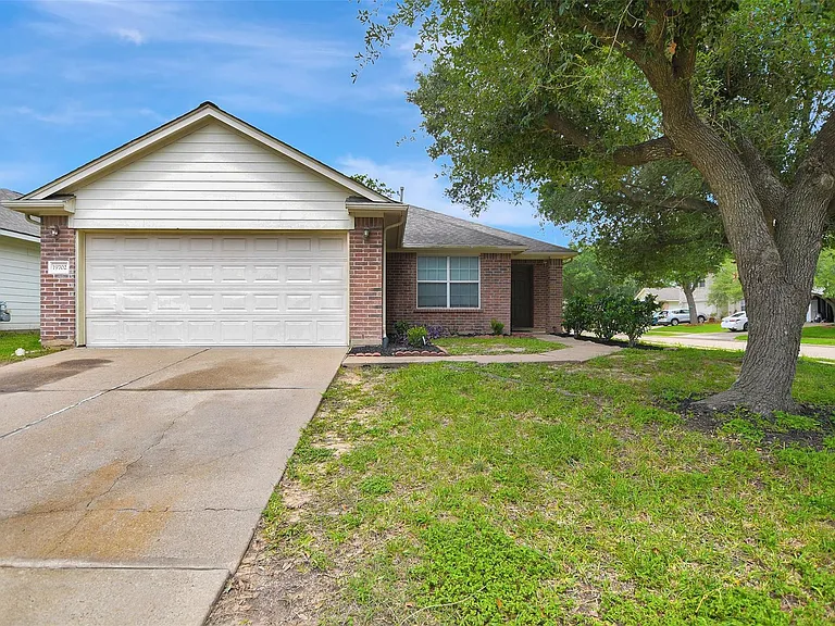 19702 Byron Meadows Dr — Photo 2