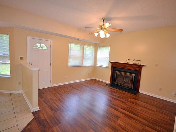 4th image of 505 Broomsedge Ct