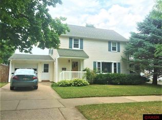 433 Chestnut St, Saint Peter, MN 56082