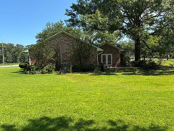 4th image of 901 Robin Rd