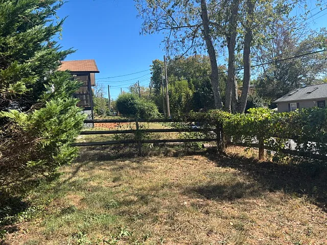 3 bed, 1050 sqft, $2,195 — Photo 3