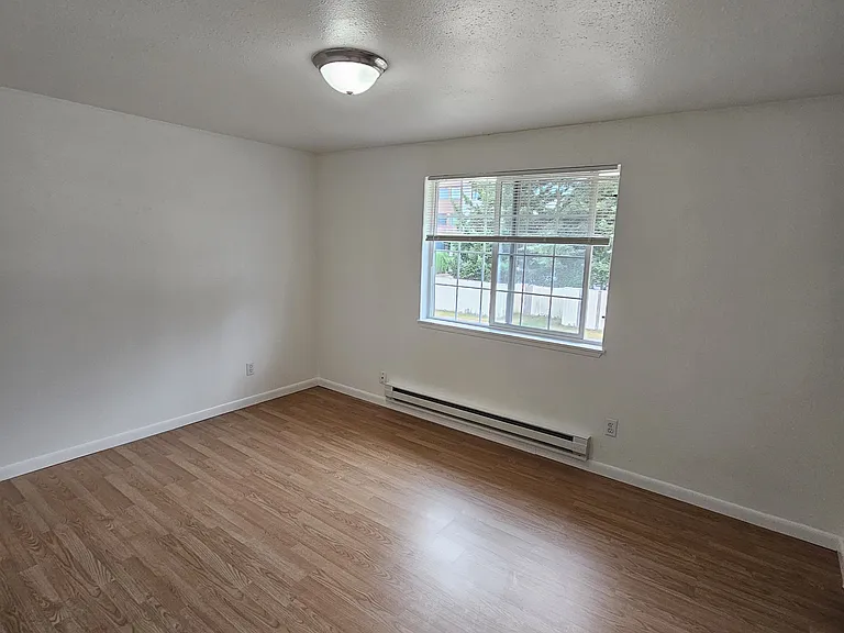 291 Scott St SE — Photo 16