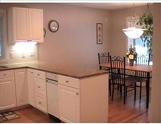 3rd image of 6 Orchard Hill Dr
