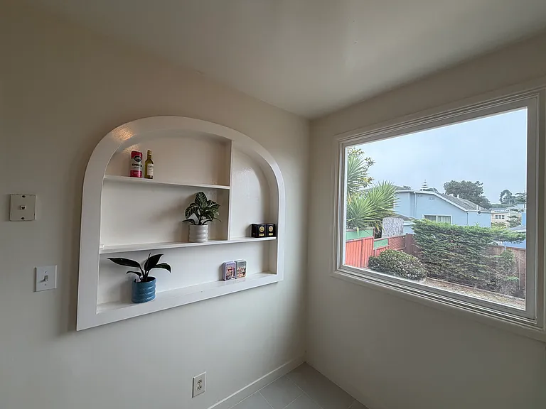 Lake Vista Ave — Photo 5
