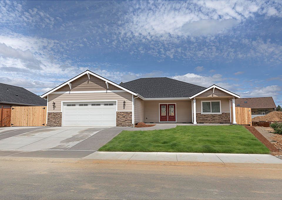 2nd image of 229 Pomeroy View Dr