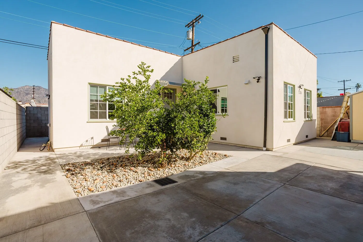 2 bed, 903 sqft, $3,850 — Photo 3