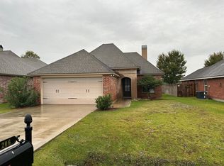 206 Old Heritage Ln, Carencro, LA 70520