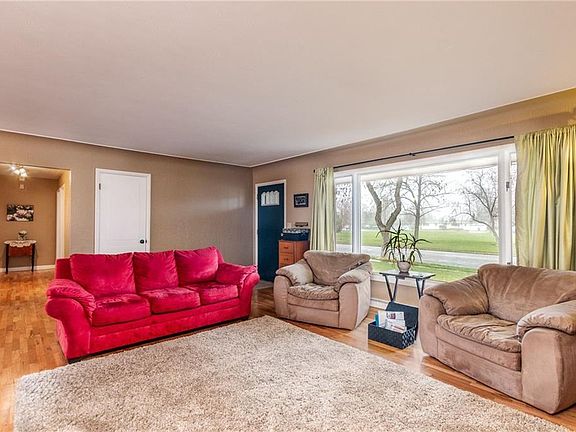 5th image of 2039 Hewitt Dr