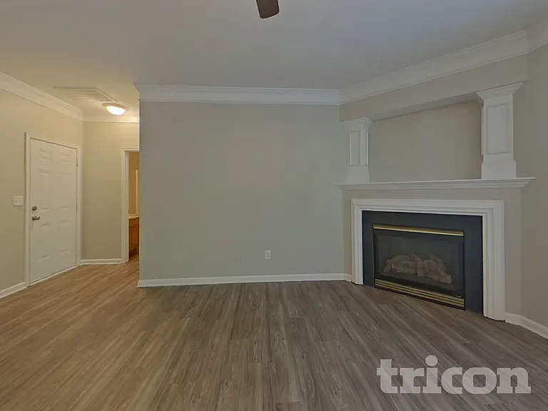 2721 Forest Grove Ct — Photo 3