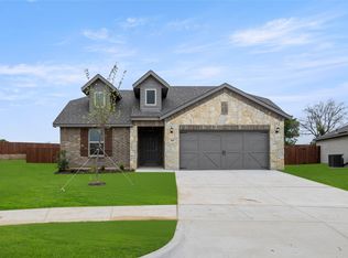 301 Chickasaw Dr, Cleburne, TX 76032