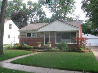 8511 Yale St, Oak Park, MI 48237