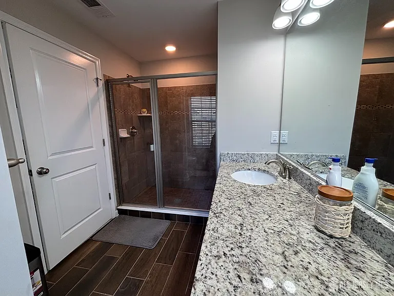 1302 Hights Farm Rd N — Photo 24