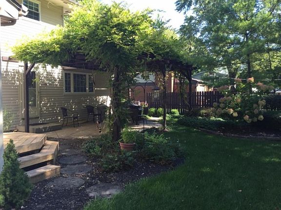 5th image of 861 Middlebury Dr N