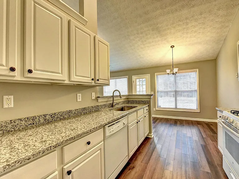 2010 Laurel Pointe Ln — Photo 22