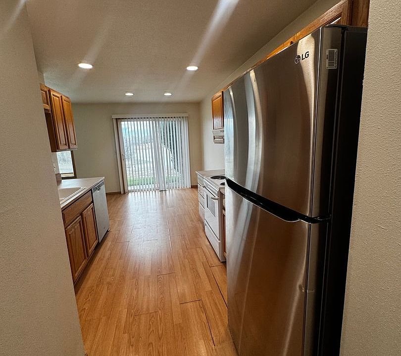 1st image of 501 Laguna Dr