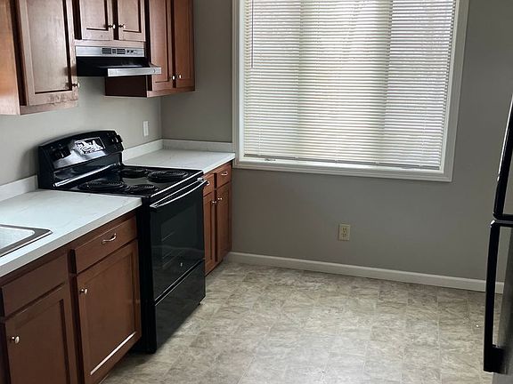 3rd image of 222 W Molloy Rd