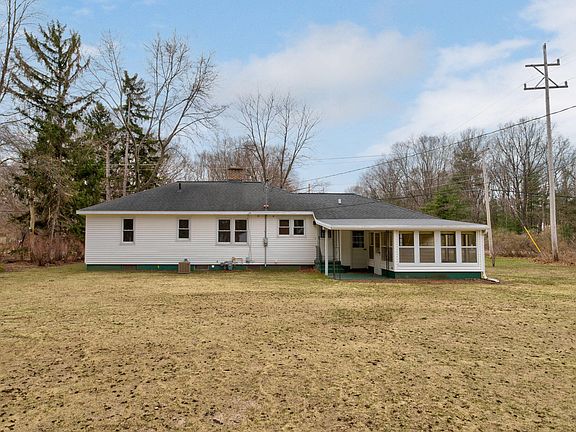 5th image of 15769 Mercury Dr