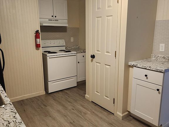3rd image of 2201 Lehman St #3