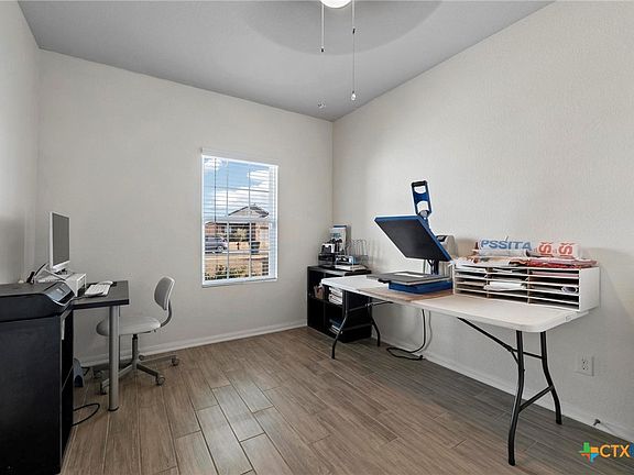 3rd image of 520 Warlander Way